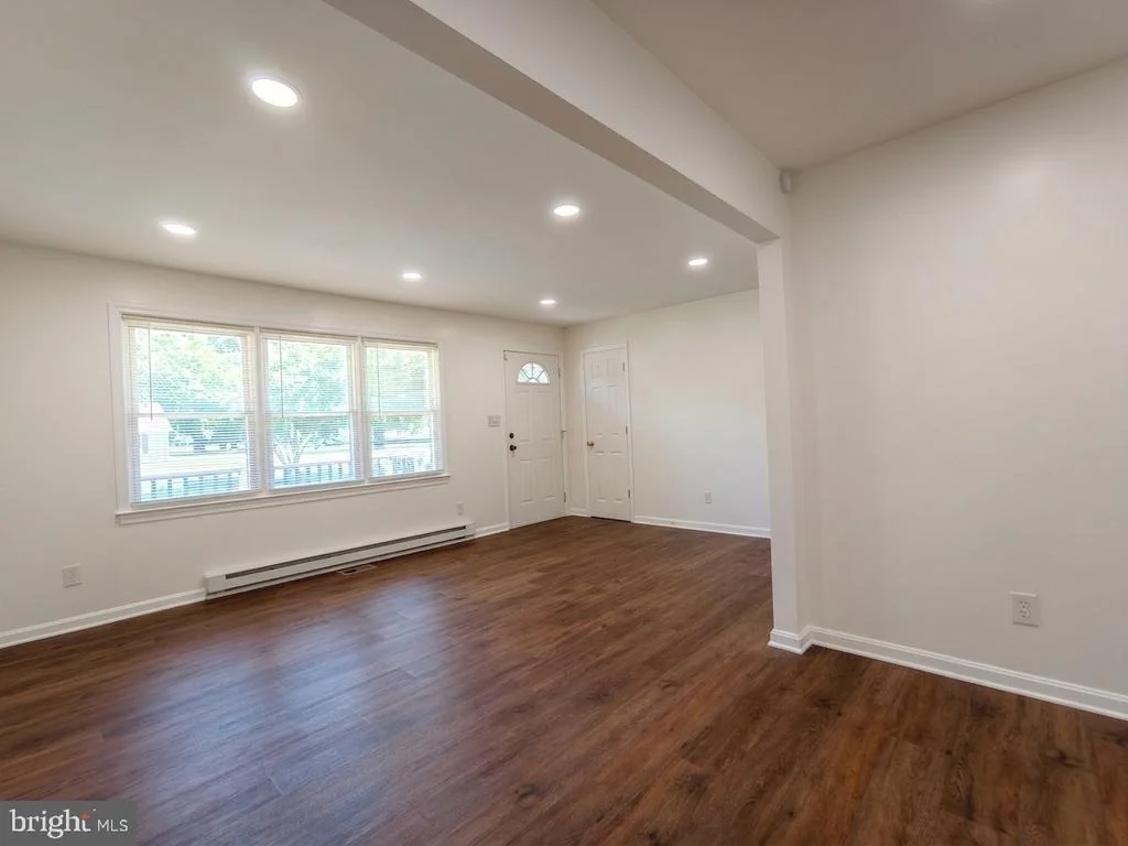 Photo of 6066 SHADY SIDE ROAD
