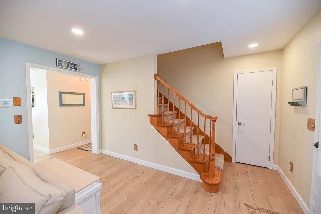 Photo of 956 LAKE VIEW DRIVE