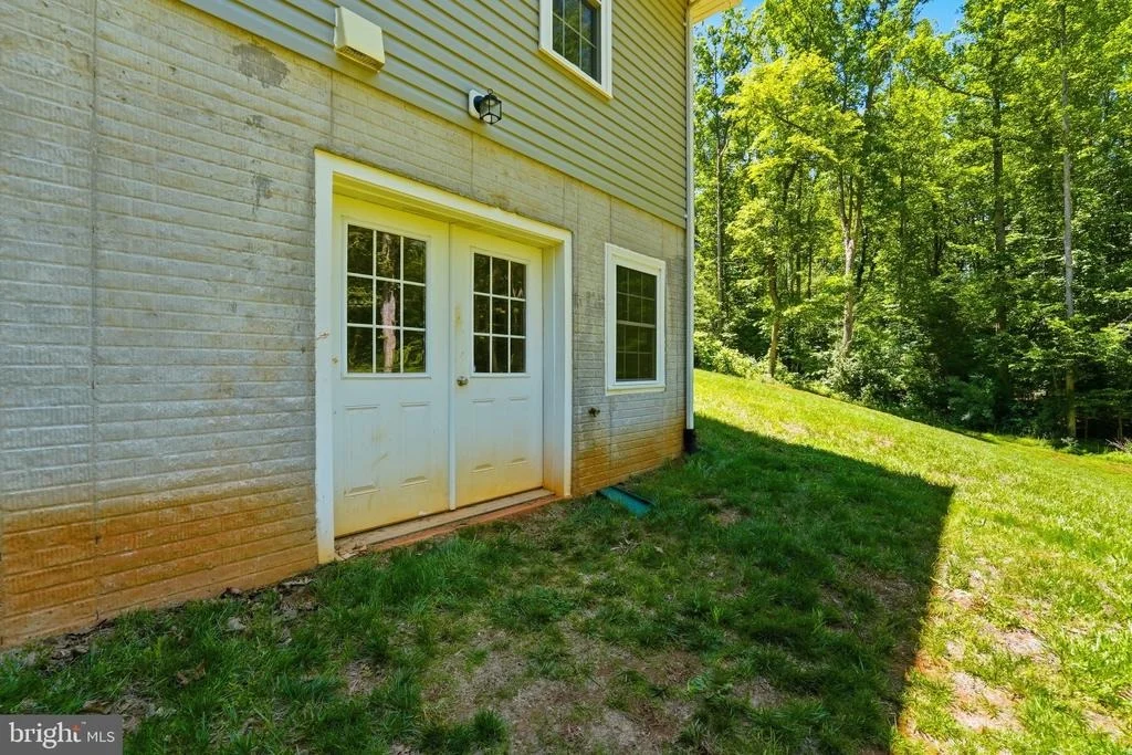 Photo of 898 SEVILLE RD.