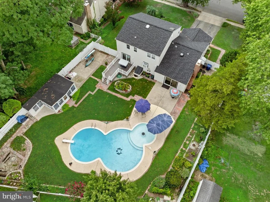 Photo of 52 SUNSET DRIVE