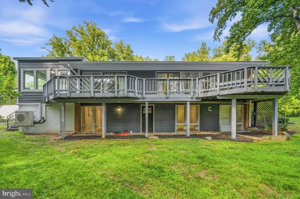 Photo of 9416 HOLBROOK LANE