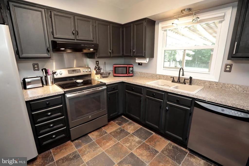 Photo of 5016 SKYLARK DRIVE