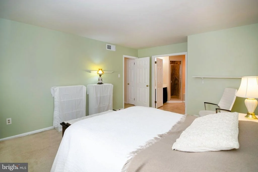 Photo of 18 ABERDEEN DRIVE