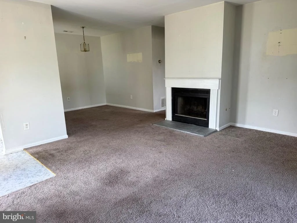 Photo of 547 CASCADE COURT