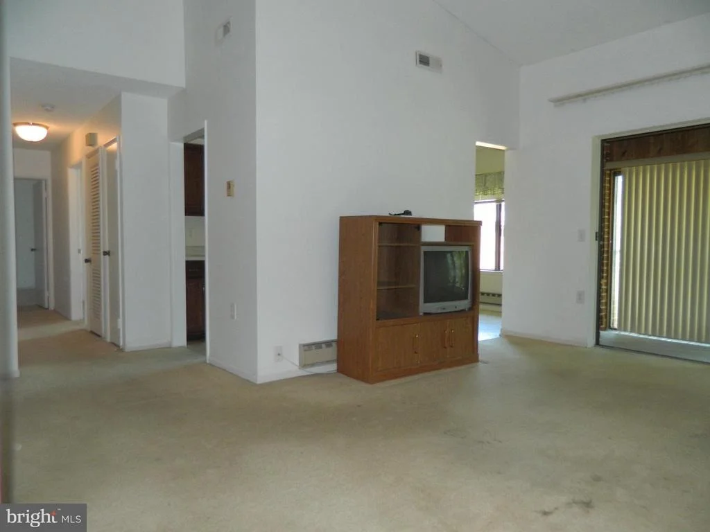 Photo of Unit 873C at 15311 PINE ORCHARD DRIVE