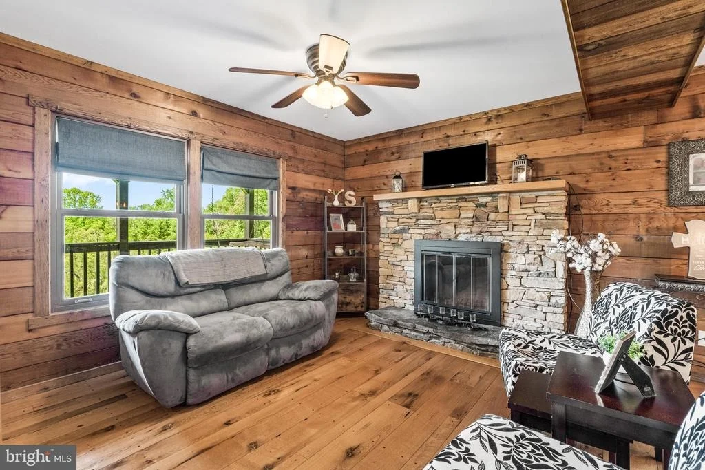 Photo of 9124 HAWBOTTOM ROAD