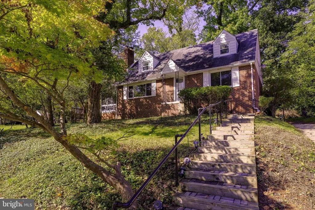 Photo of 3 LAKESIDE DRIVE