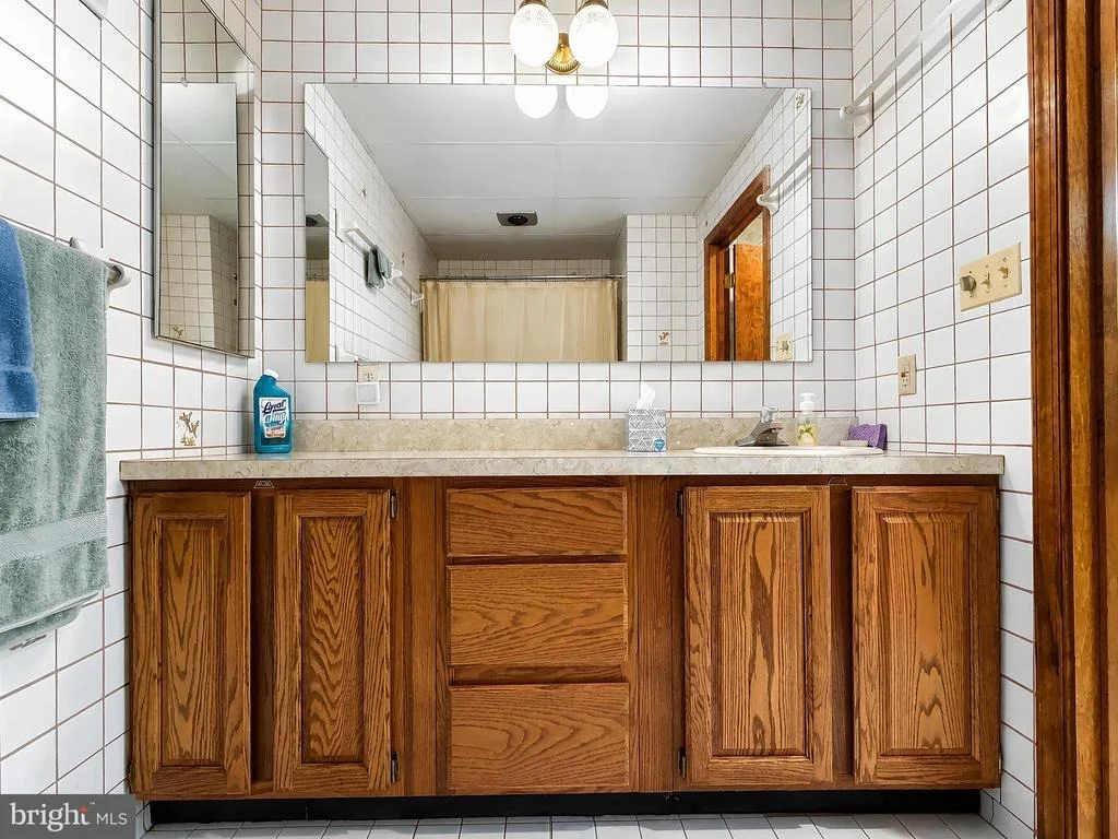Photo of 2662 MARTHAS WAY