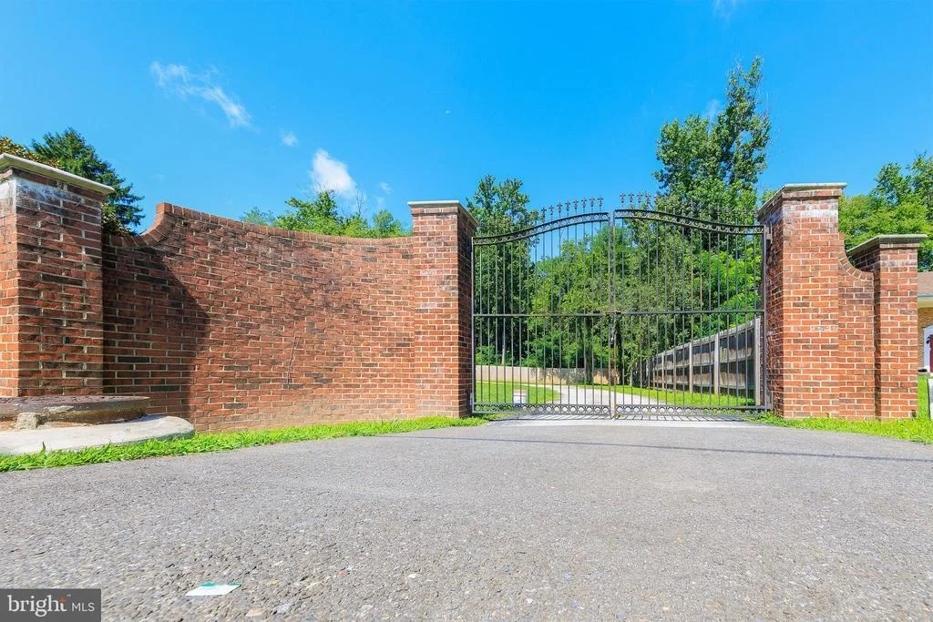 Photo of 7301 WOODYARD ROAD