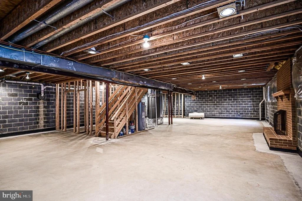 Photo of 5805 HALLOWING DRIVE