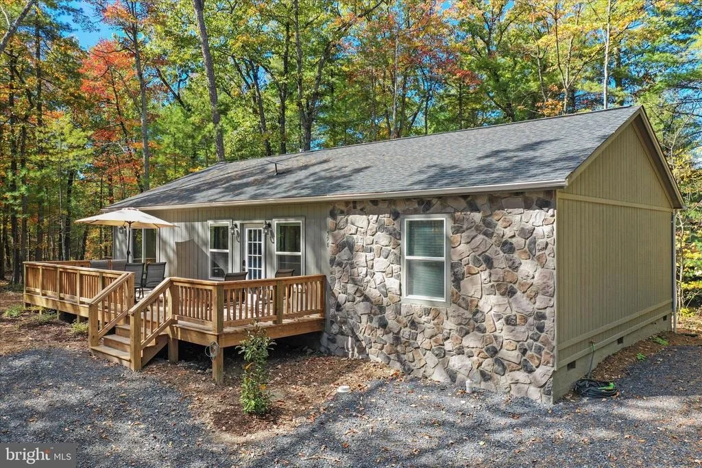 Photo of 598 CRAB APPLE ROAD
