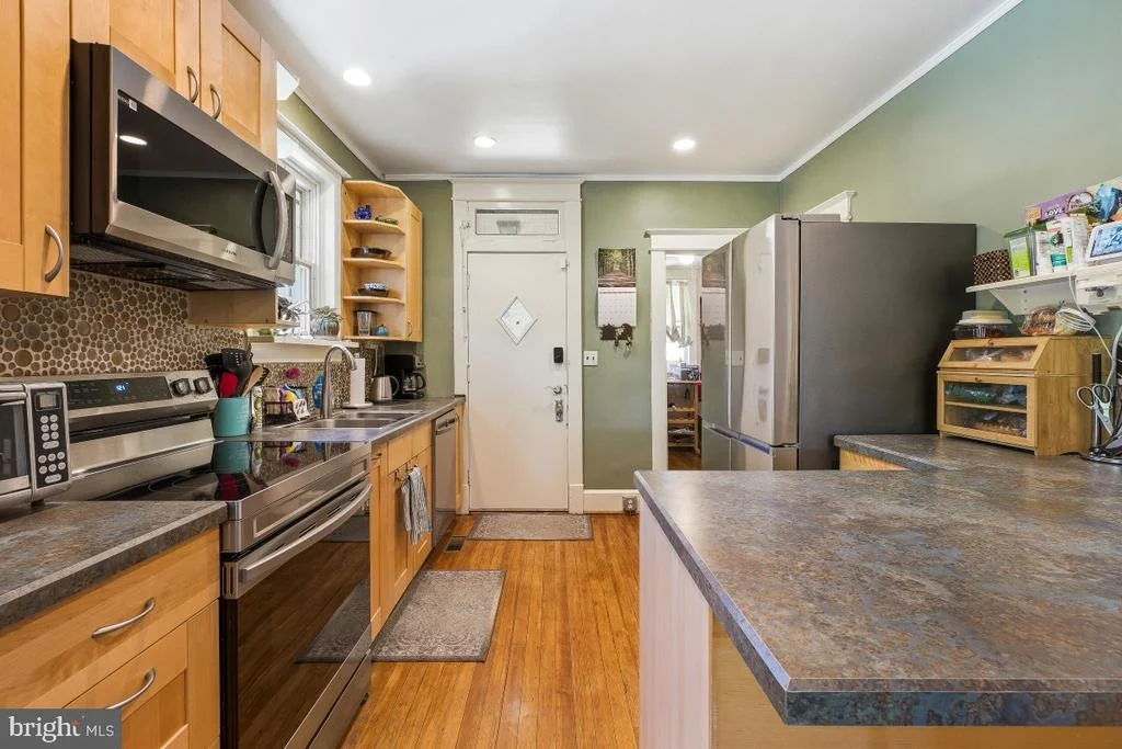 Photo of 6031 3RD STREET NW