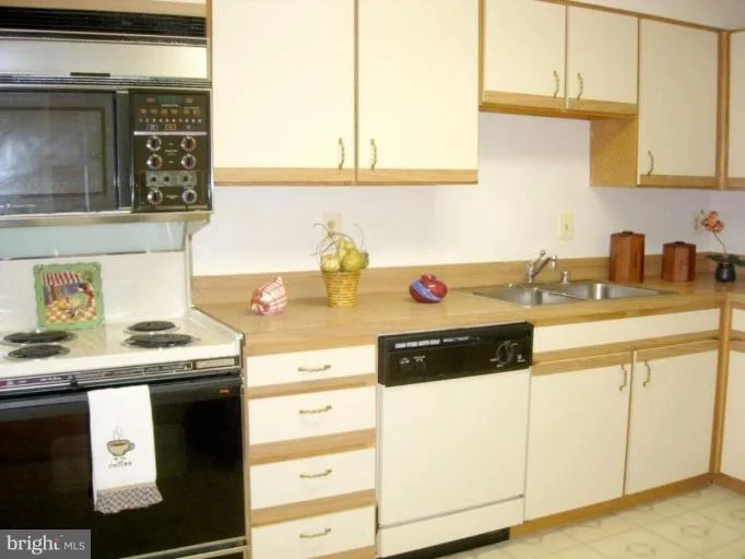 Photo of Unit 21007 at 15107 INTERLACHEN DRIVE
