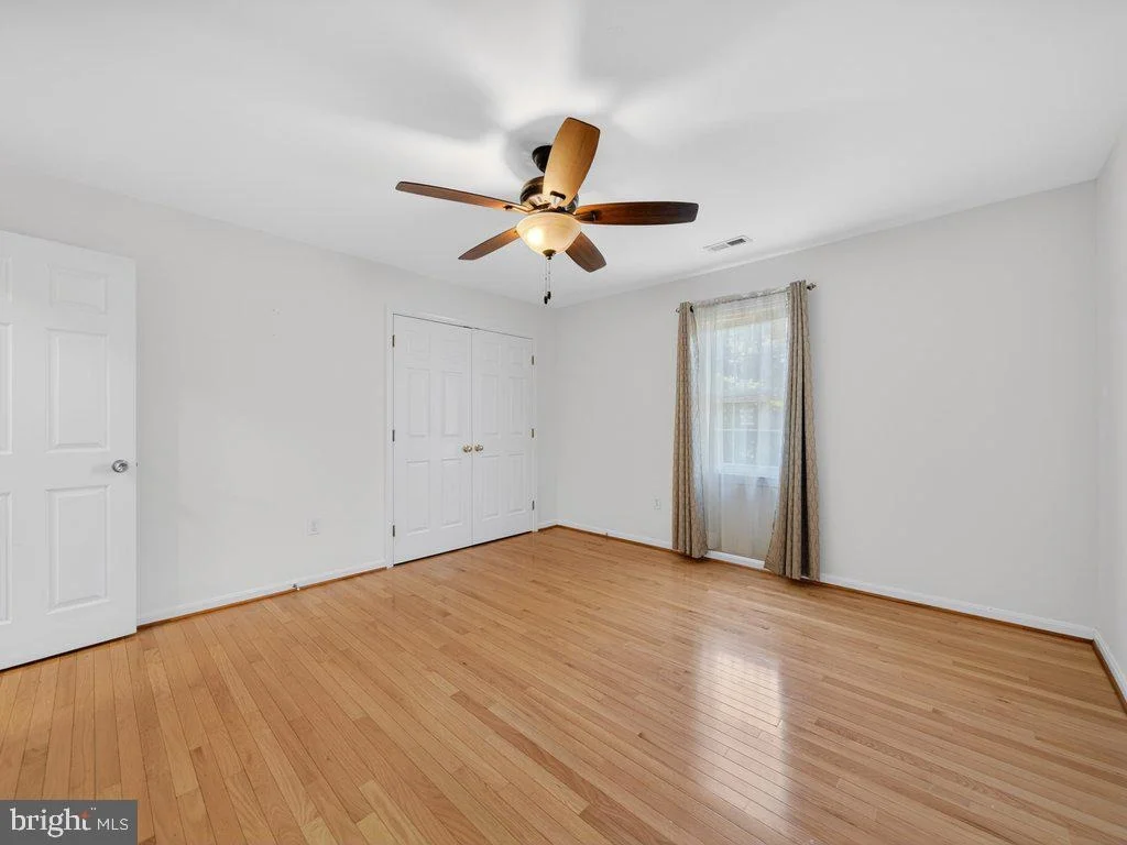 Photo of 9290 BAKER STREET