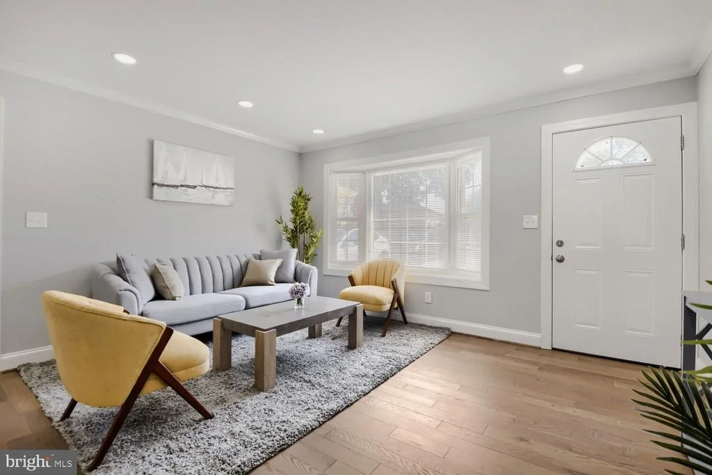 Photo of 696 W MAPLE ROAD