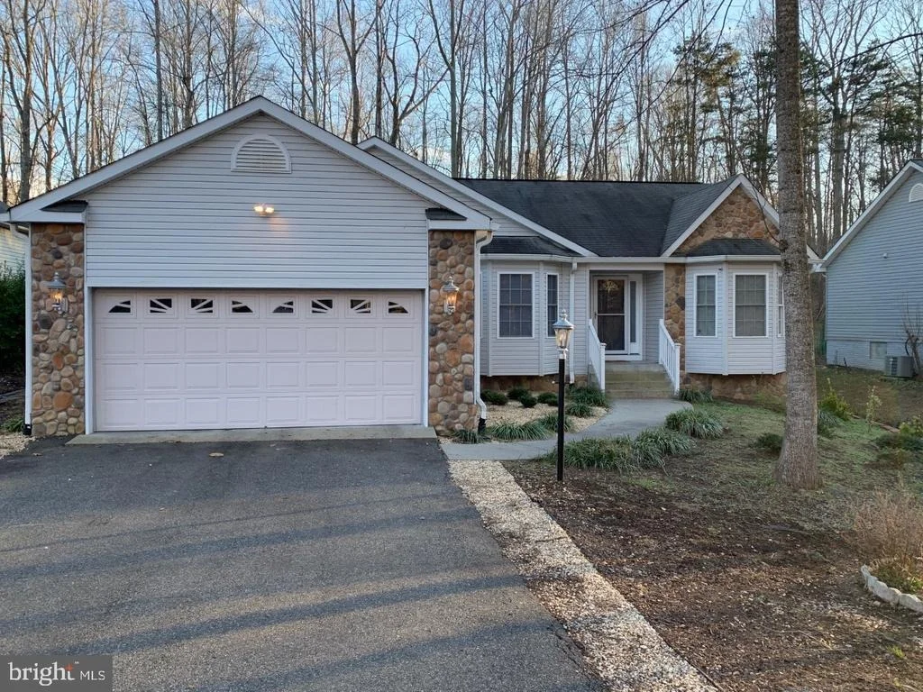 Photo of 910 CONFEDERATE DRIVE