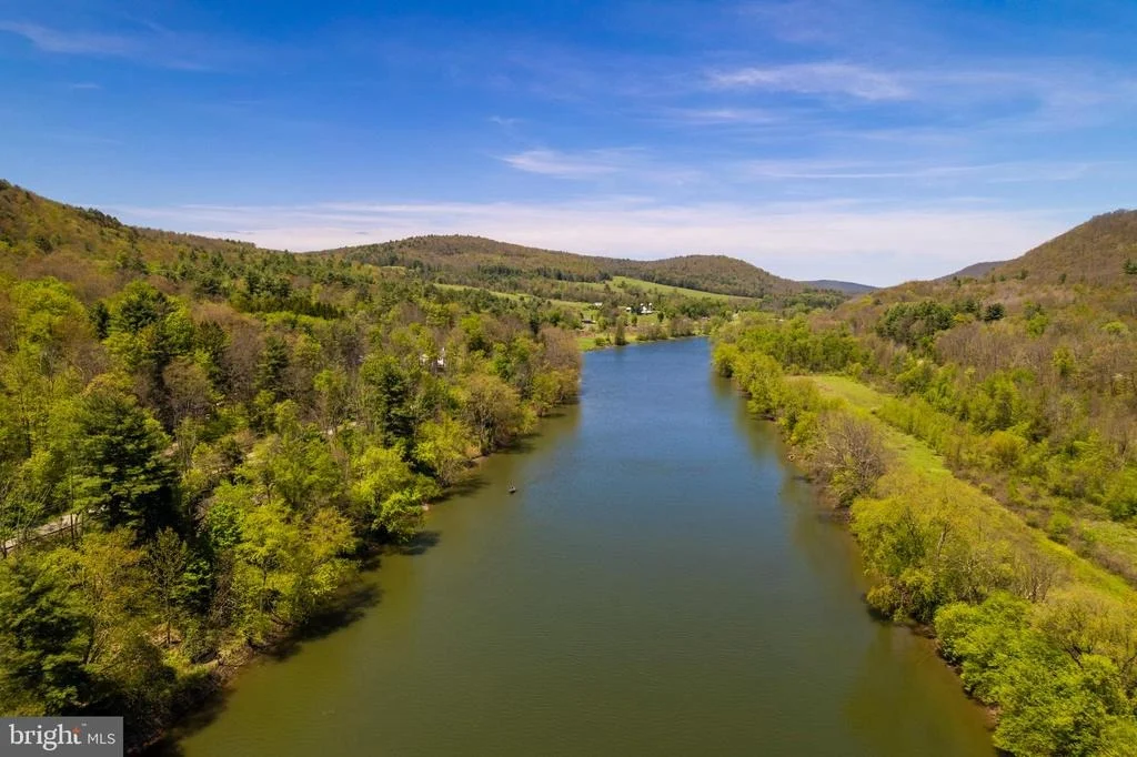 Photo of 007 STATE LINE ROAD