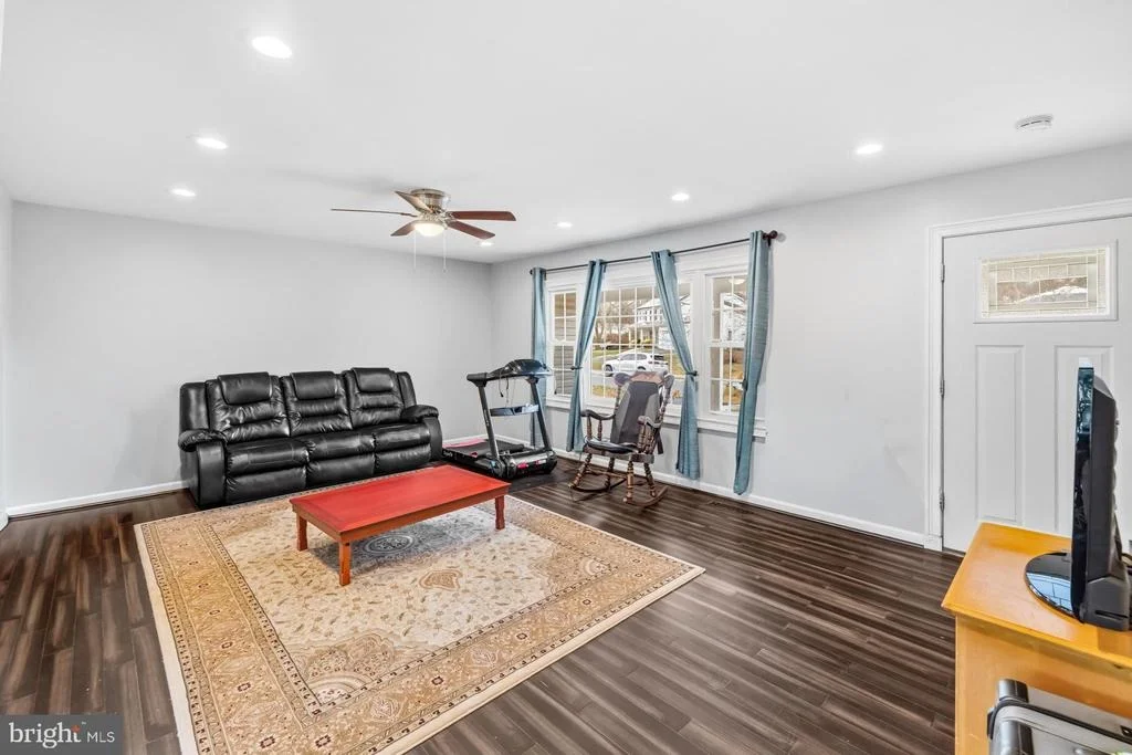 Photo of 12421 MELLING LANE