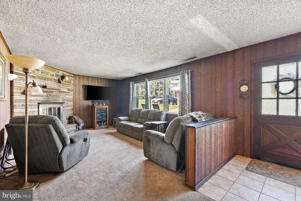 Photo of 8 NEPONSET ROAD