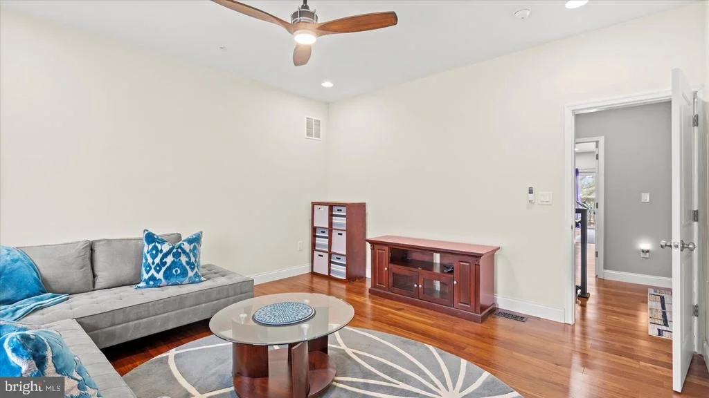 Photo of 3145 BAYBRIAR ROAD