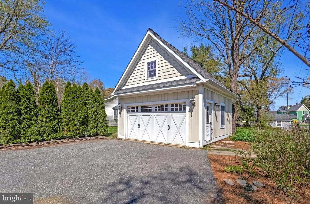 Photo of 1268 HAYES ROAD