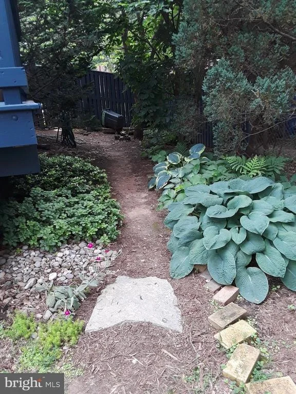 Photo of 10004 SIDNEY ROAD