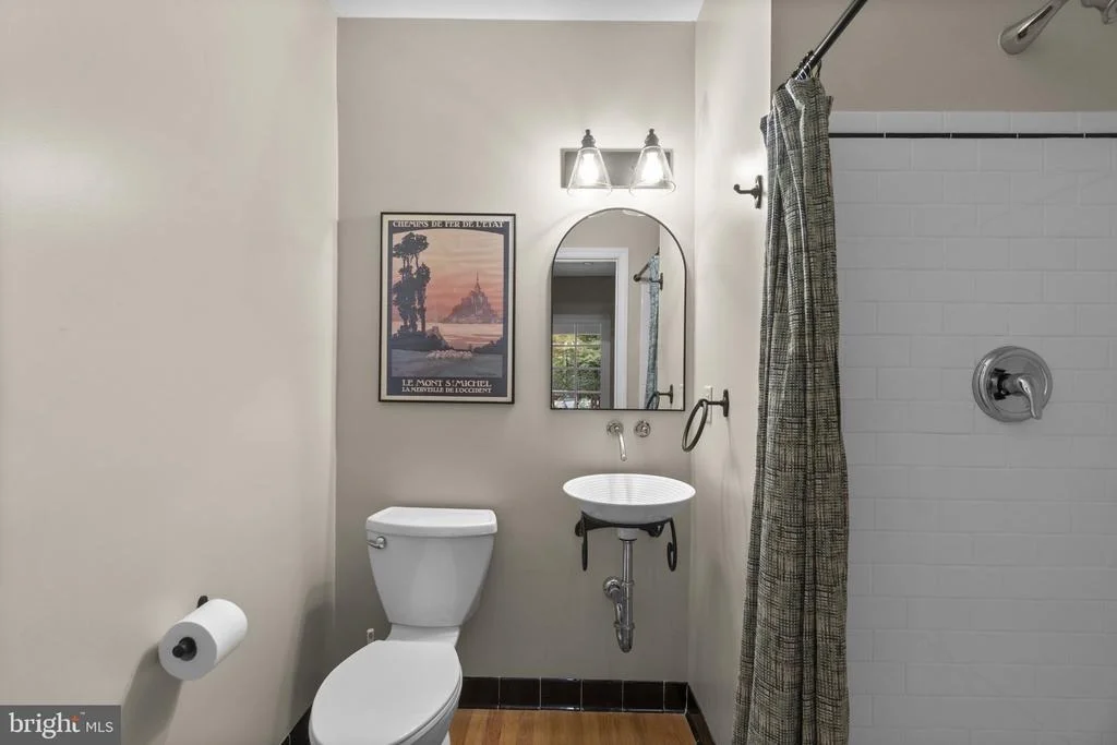 Photo of 6521 DARNALL ROAD
