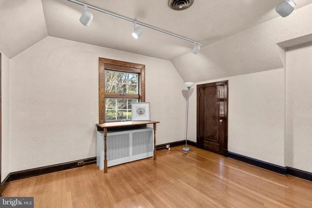 Photo of 9218 COLESVILLE ROAD