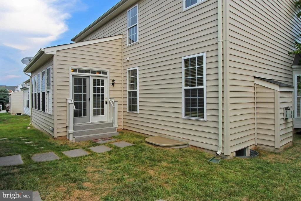 Photo of 6715 SELBOURNE LANE