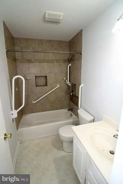 Photo of 439 CENTER STREET
