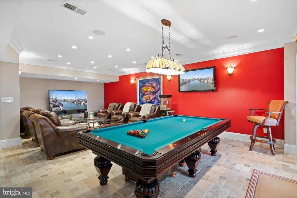 Photo of 206 HARBOR DRIVE