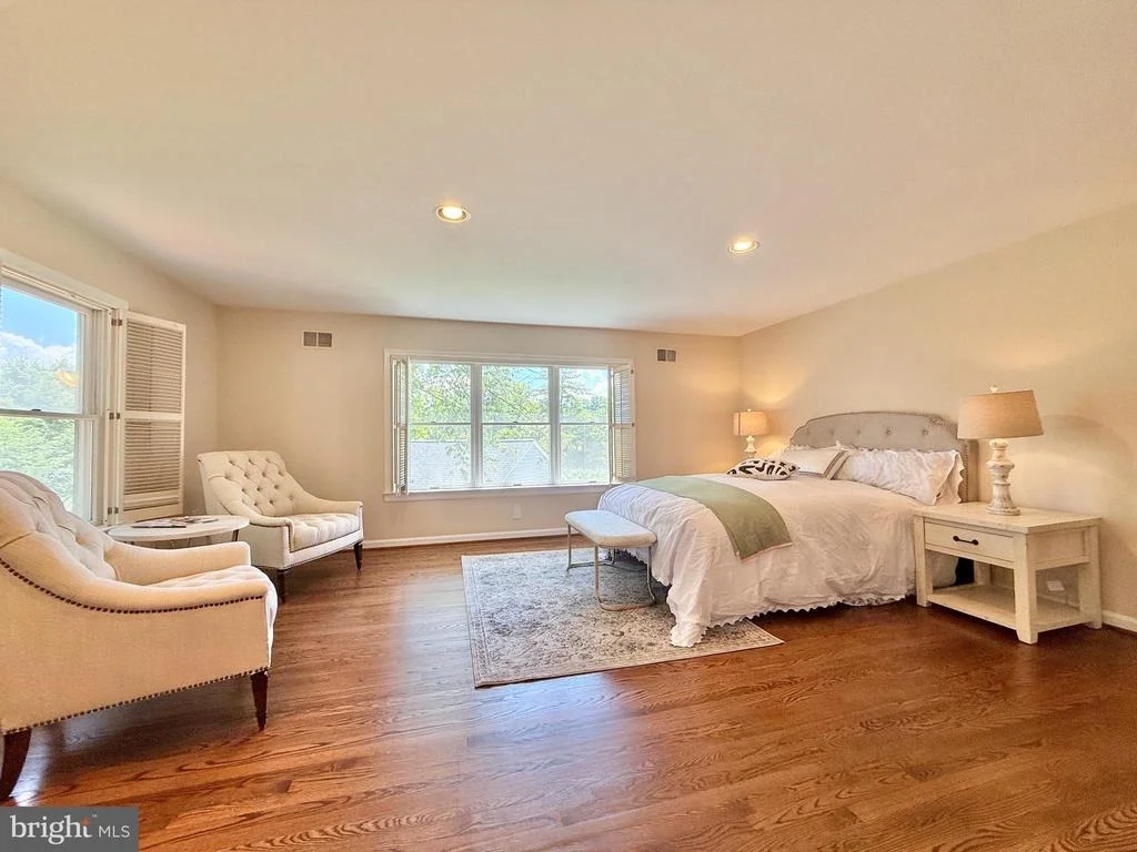 Photo of 1429 LONGHILL DRIVE
