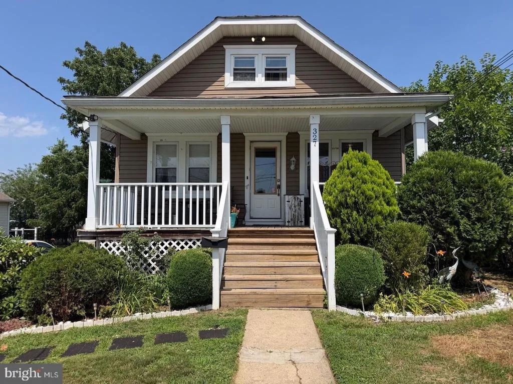 Photo of 327 OAKLAND AVENUE