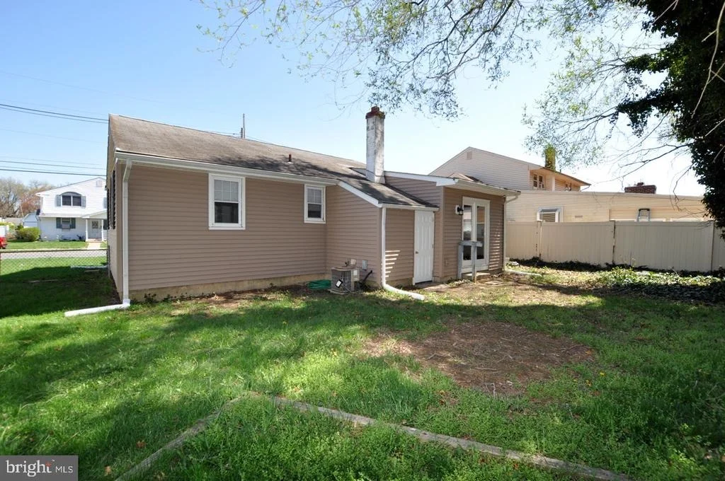 Photo of 432 N COLES AVENUE