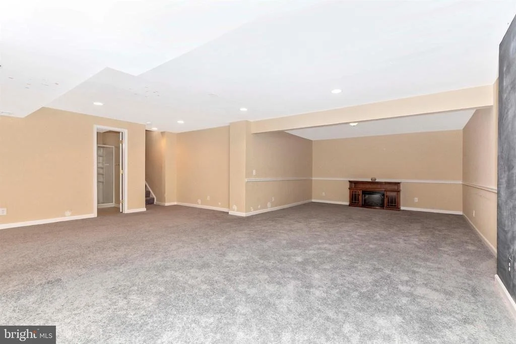 Photo of 17112 MAGIC MOUNTAIN DRIVE