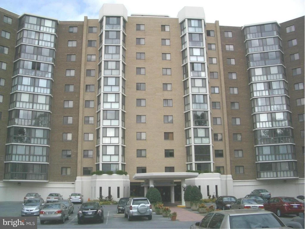 Photo of Unit 3718 at 15115 INTERLACHEN DRIVE
