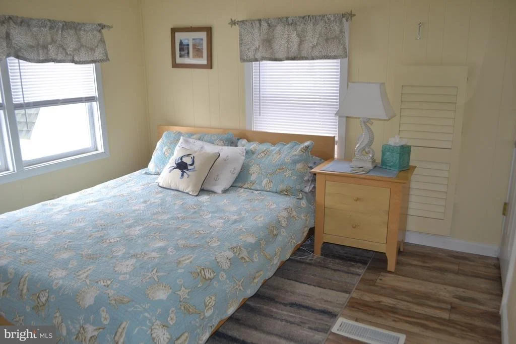 Photo of 18021 HOWARD DRIVE