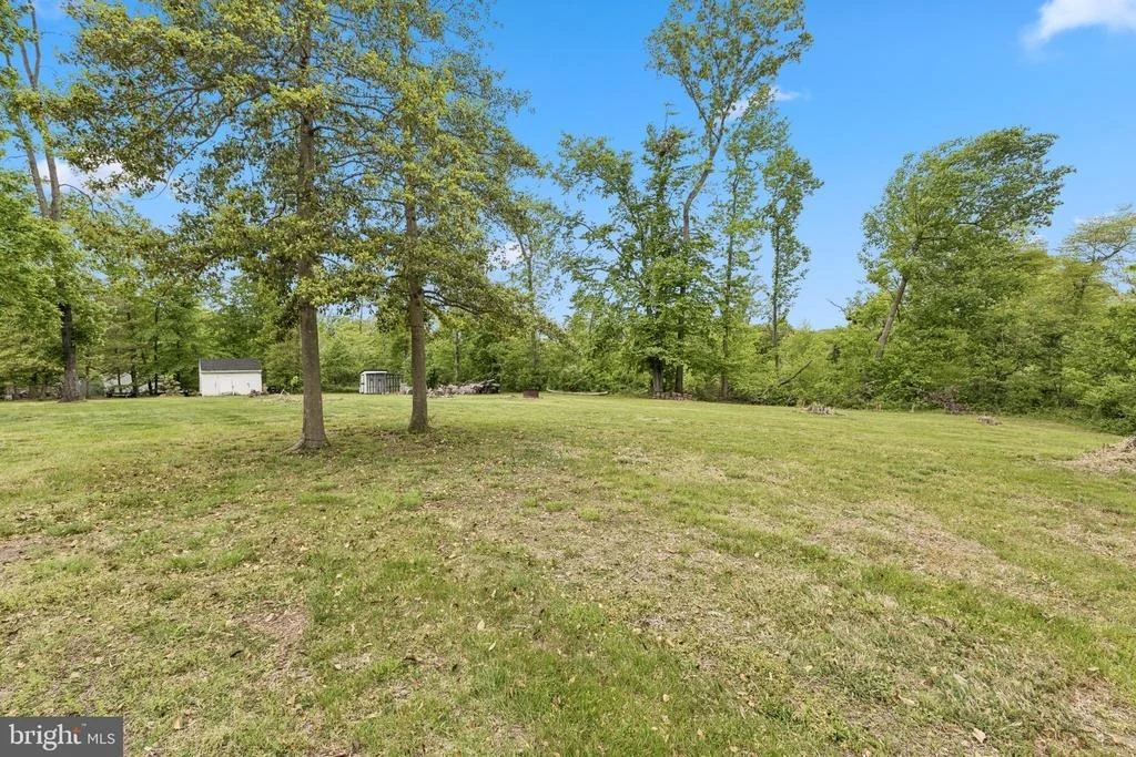Photo of 9816 FAIRLEE ROAD