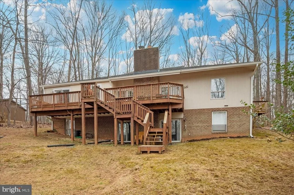 Photo of 10101 LLOYD ROAD