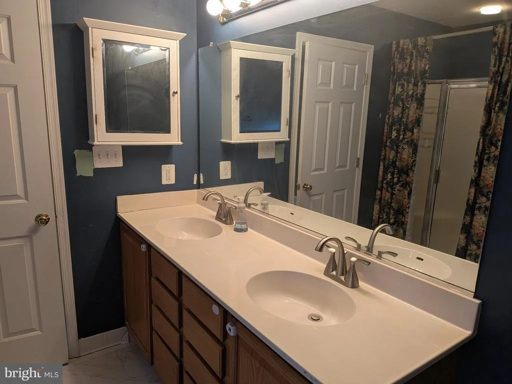 Photo of 823 WOODCREST LOOP