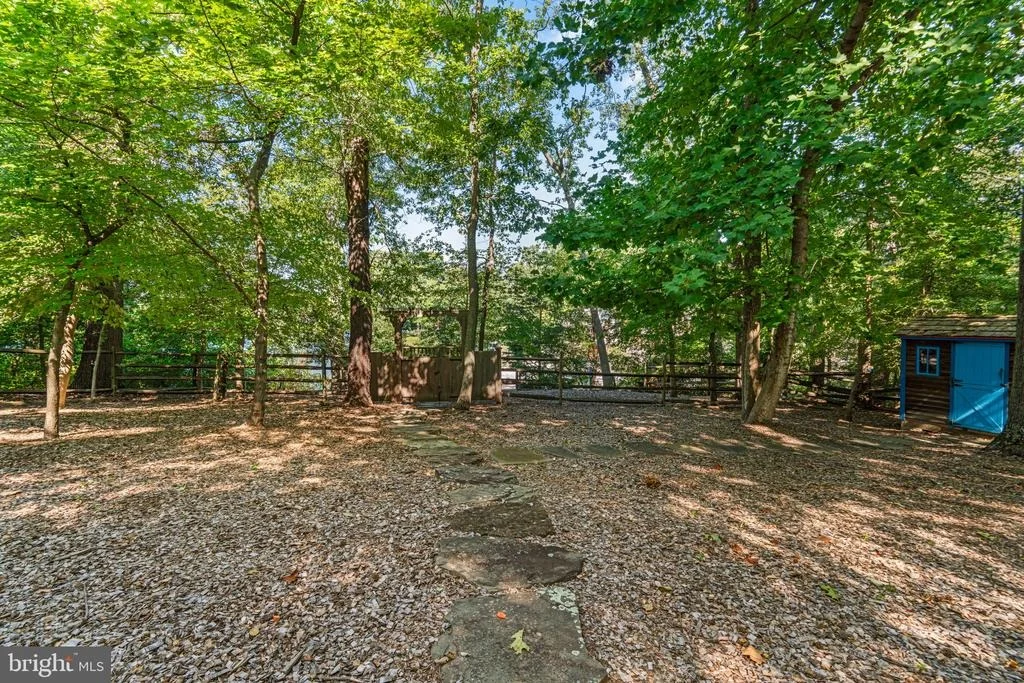 Photo of 370 EAGLE HILL ROAD
