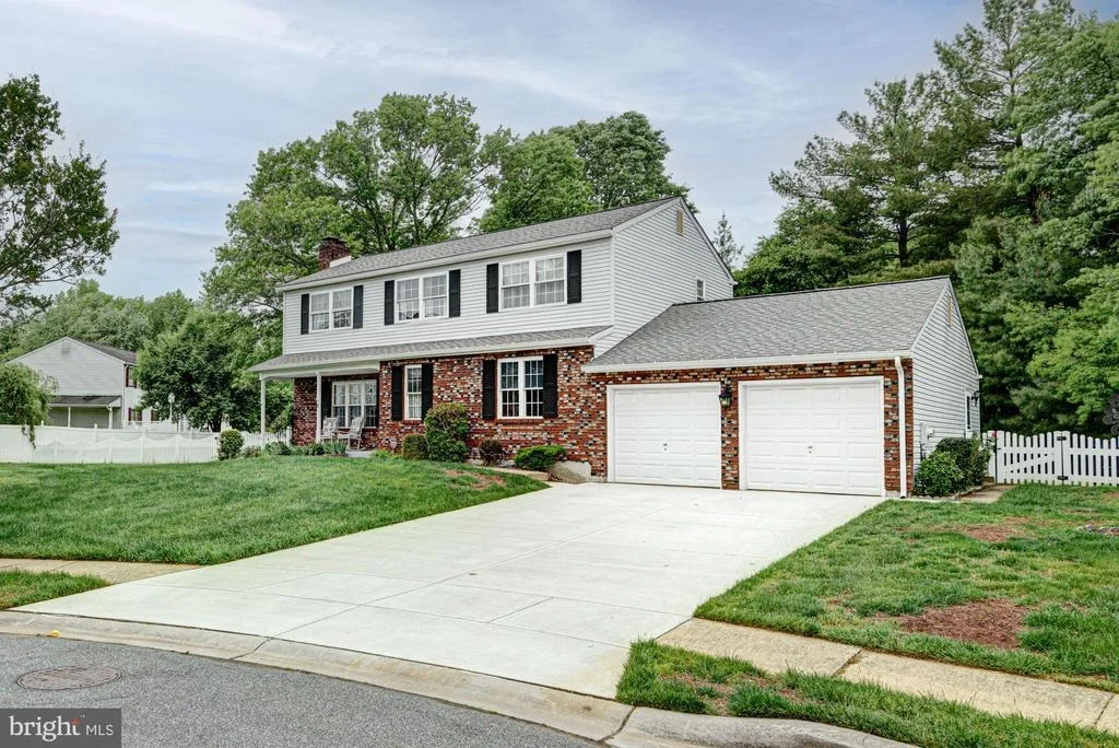 Photo of 8 RISA COURT