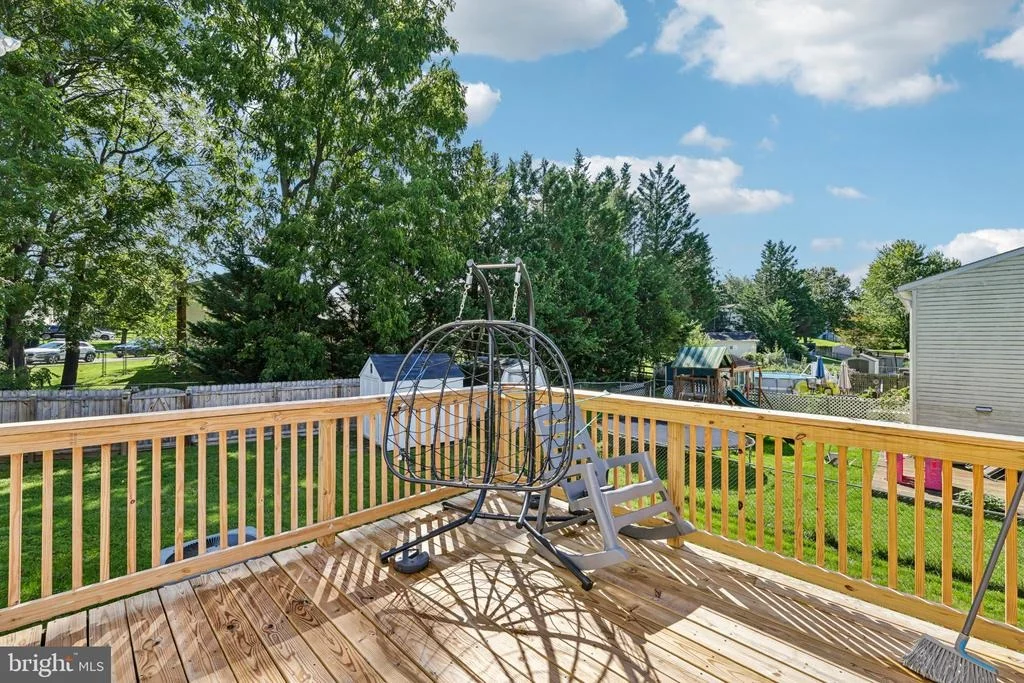 Photo of 413 BABYLON COURT