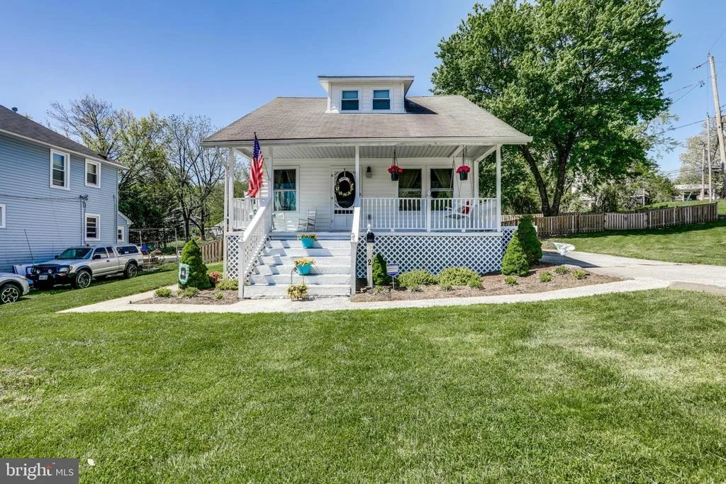Photo of 2 HOLMES AVENUE
