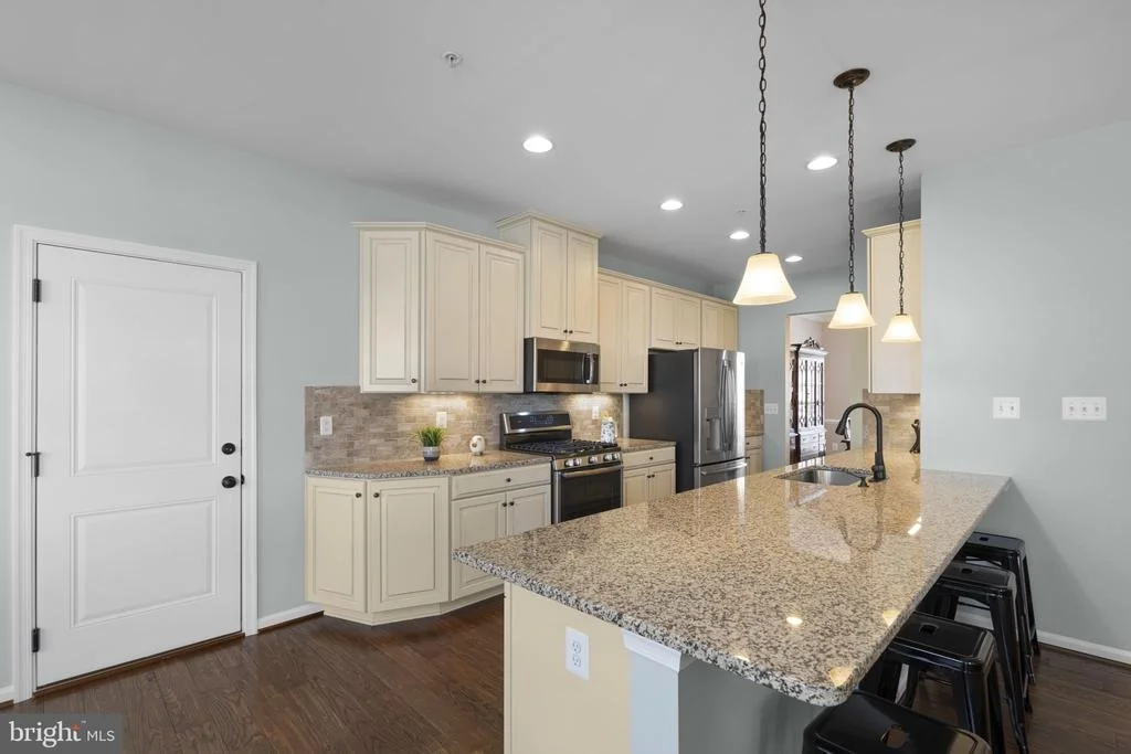 Photo of 4709 PULLER DRIVE