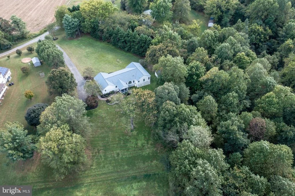 Photo of 4025 BECKYS WAY