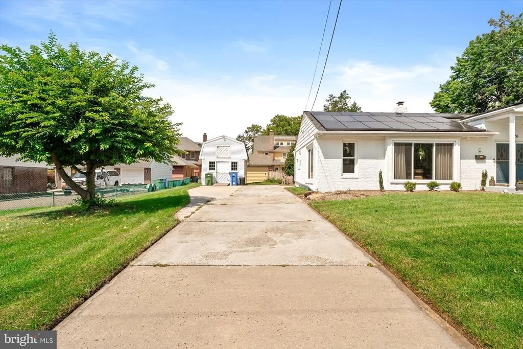 Photo of 16 SAINT MARTINS ROAD