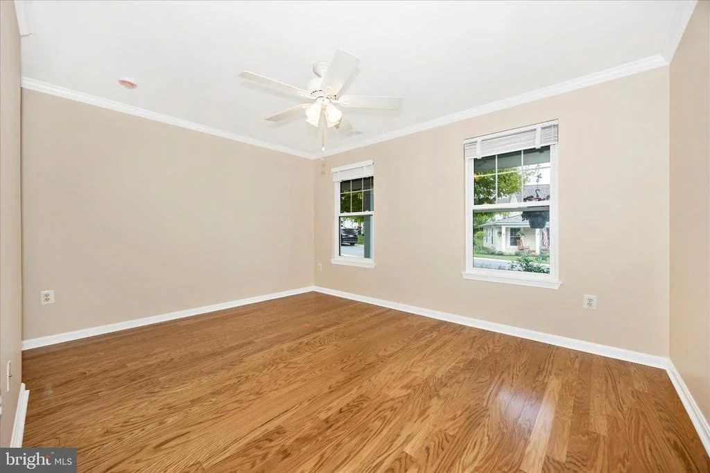 Photo of 1007 PARADE LANE