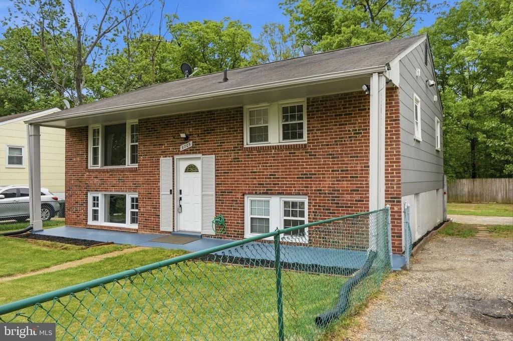 Photo of 9705 LOCUST AVENUE