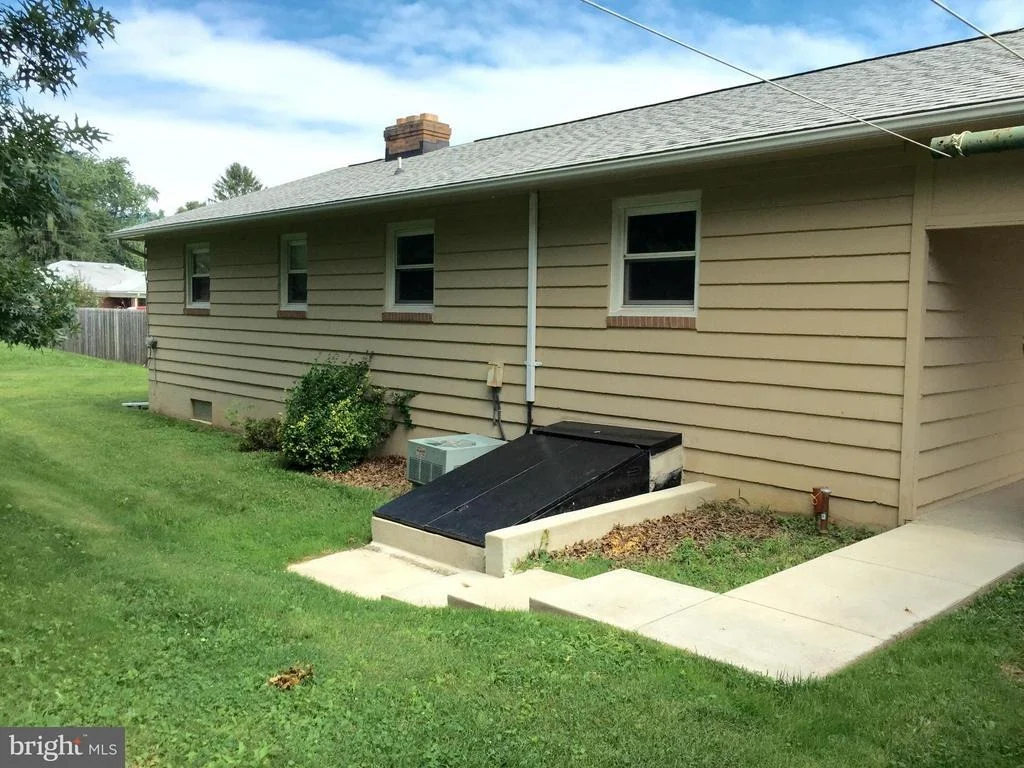 Photo of 6007 KEYSER LANE